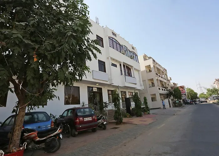 Oyo 9955 Hotel Swaruchi Palace Jaipur